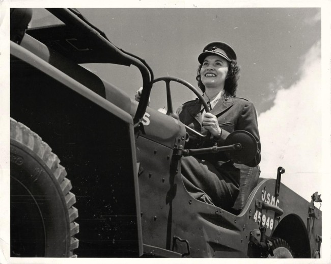 1943-06-18-camplejeune-woman1