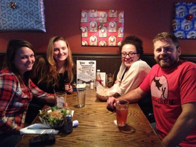 2014-12-08-bar-seahawks-kasia-dad