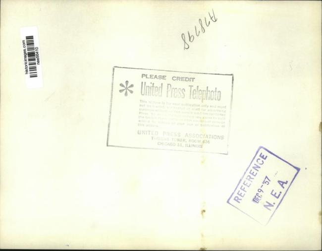 1957-12-09-ben-carlin-half-safe-tiburon-crash2