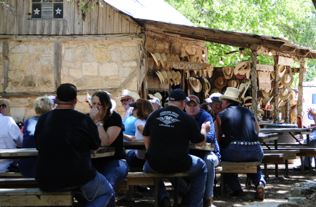2015-05-01-luckenbach3