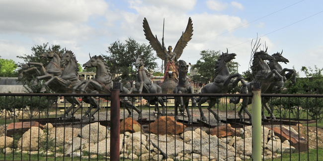2015-05-08-bronze-chariot-horses
