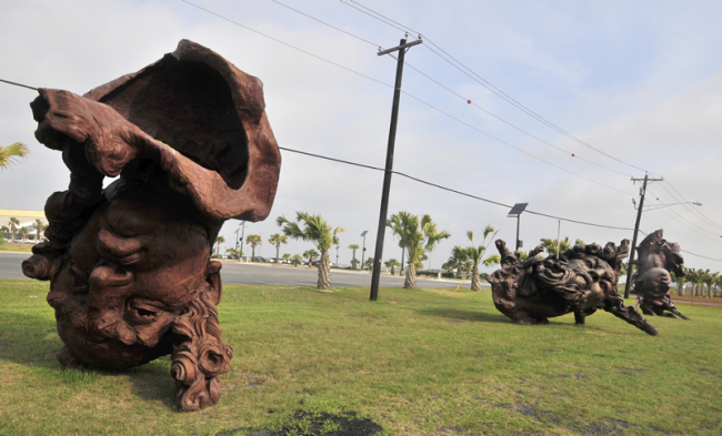 2015-05-08-southpadreisland-heads2