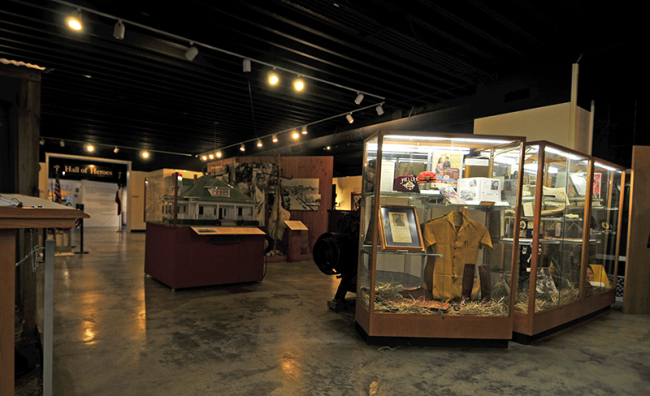 2015-05-13-cotton-audie-murphy-museum2