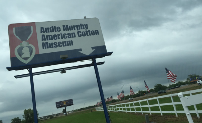 2015-05-13-cotton-audie-murphy-museum5