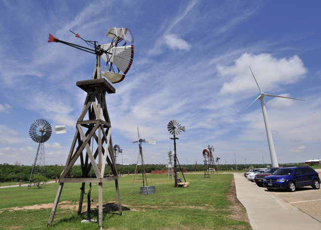 2015-05-15-american-wind-power-museum-outside2