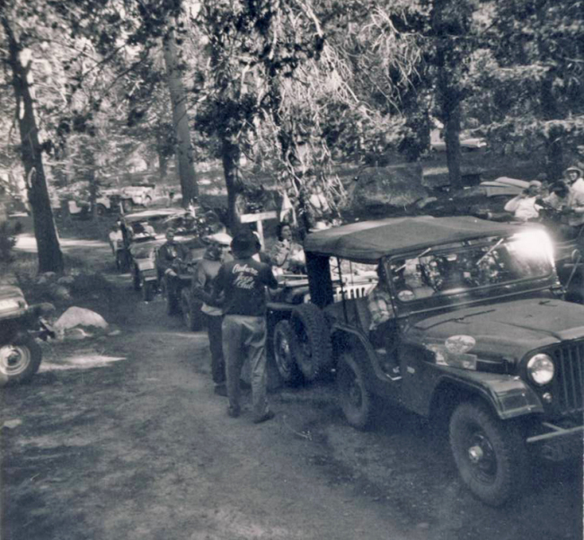 jeep-caravan-trip-1960s-2