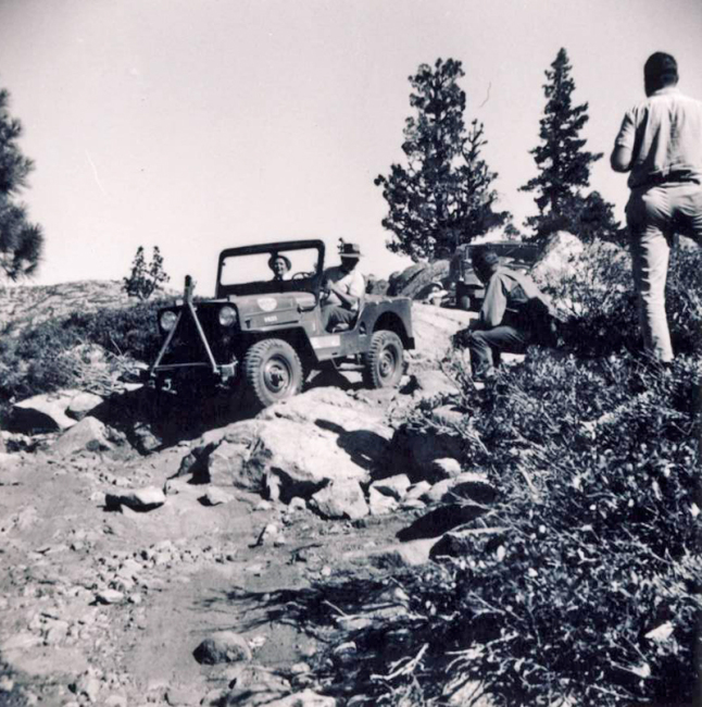 jeep-caravan-trip-1960s-3