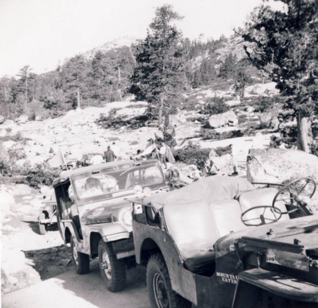 jeep-caravan-trip-1960s-5