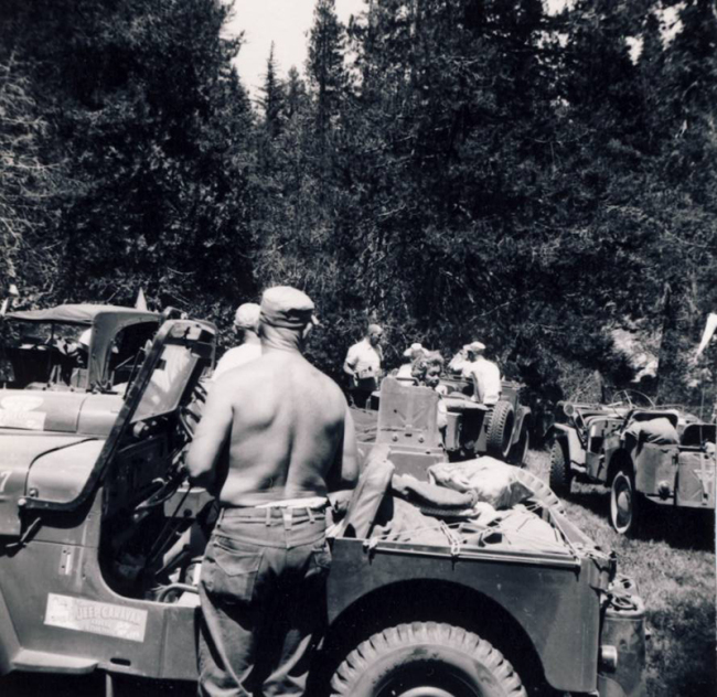 jeep-caravan-trip-1960s-7