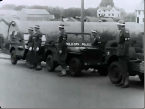 houses%20in%20background (2)