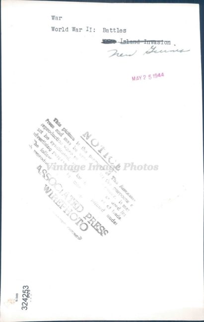 1944-05-23-wake-island-stalled-jeep2