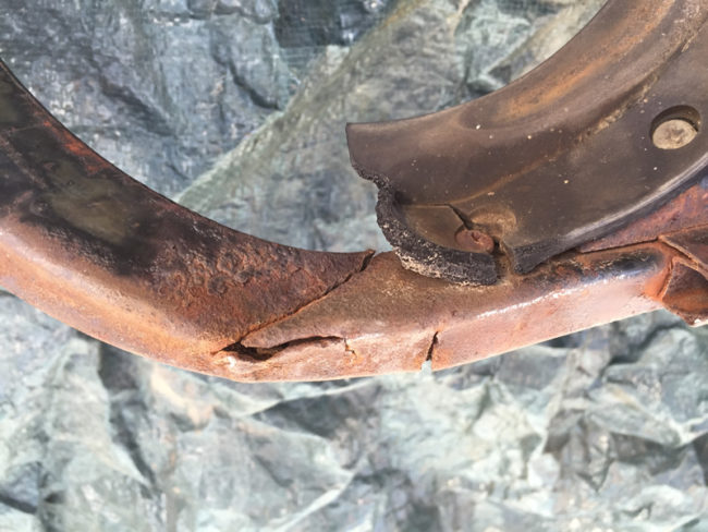 2016-09-12-windshield-crack-support1