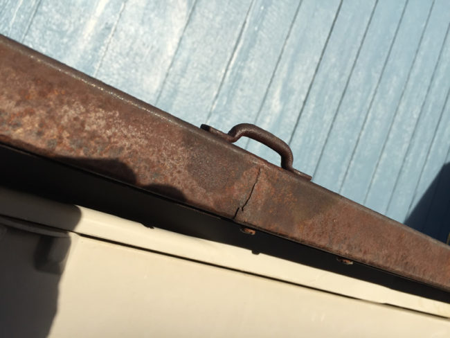 2016-09-12-windshield-crack-top1