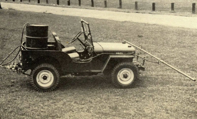 Scan10067-lores-spraying7