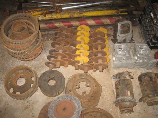 CJ 5 Trencher and Parts Drum Pulley Weight and shaft 012