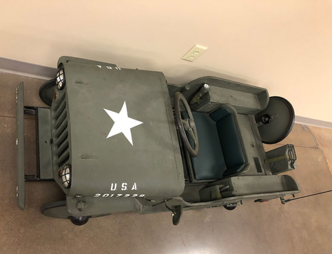 2018-05-07-sidewalk-jeep1