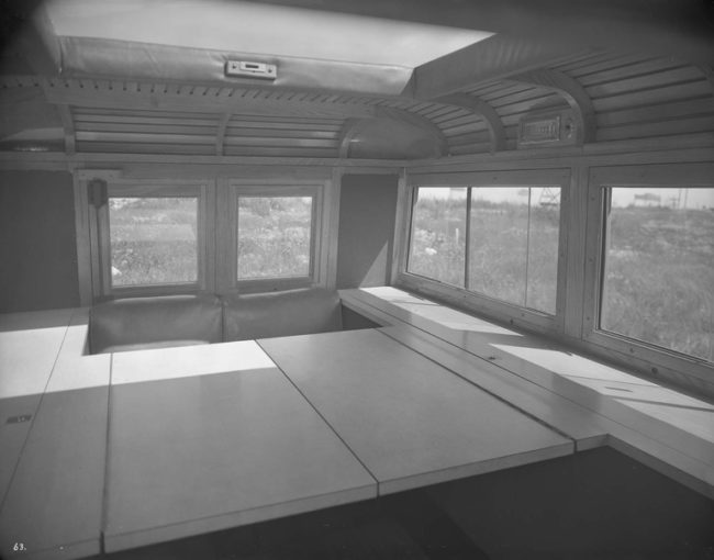 1943-07-command-car-jeep-concept-interior1