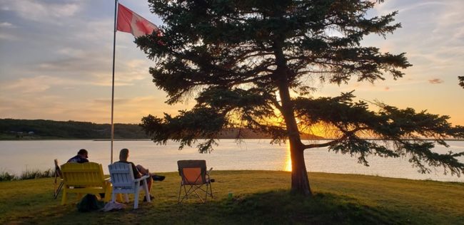 2019-08-07-bill-joe-relaxing