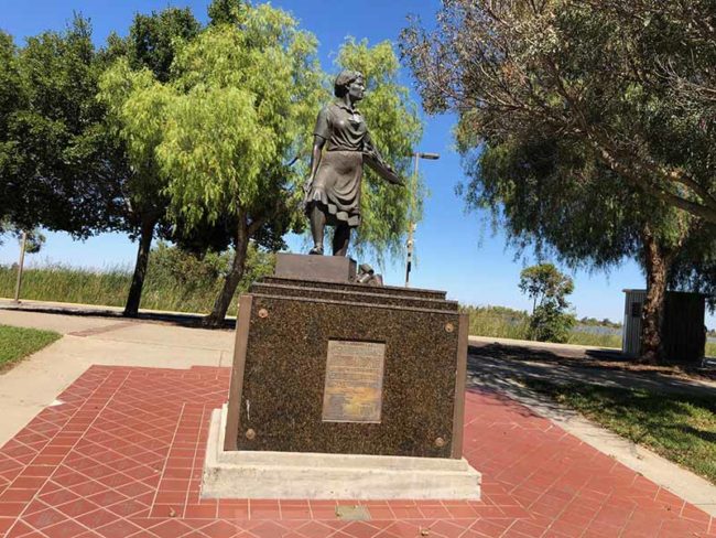 cannery-row-stature-woman-lores