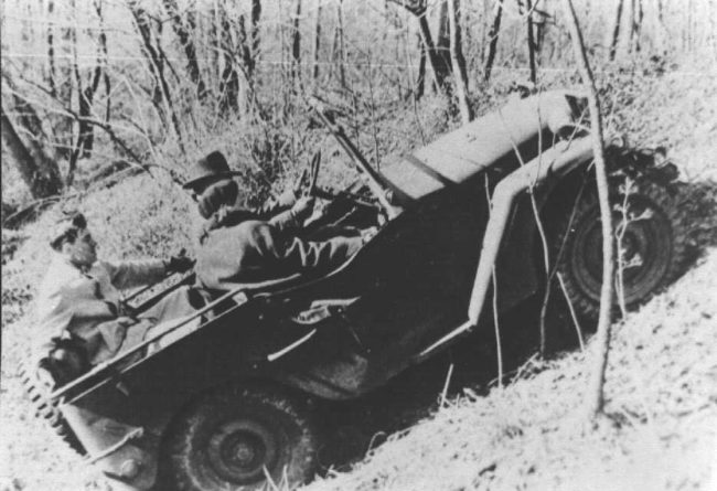 1940-willys-quad-testing-driving-uphill