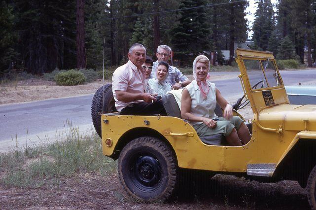 random-photo-yellow-cj2a