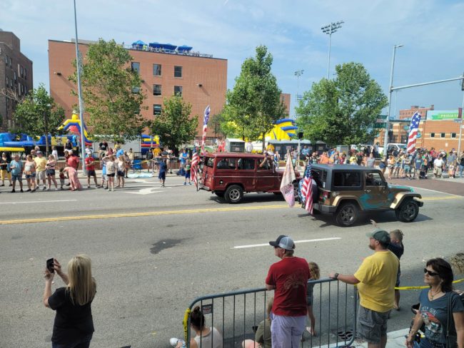 2023-toledo-jeepfest-roger-martin-parade5