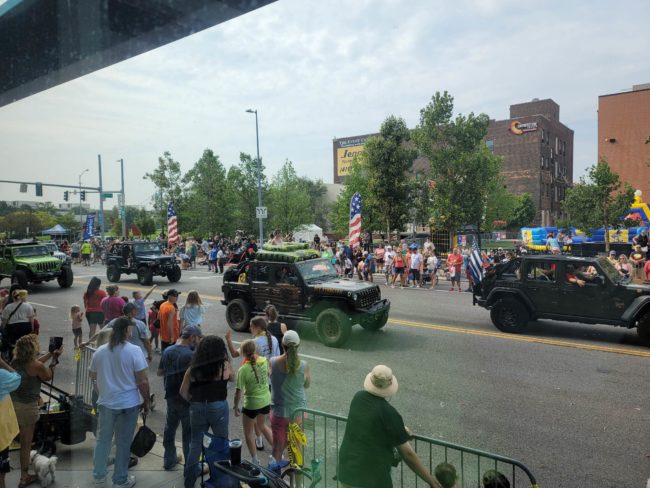2023-toledo-jeepfest-roger-martin-parade8