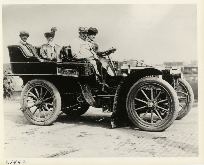 1904-glidden-tour-detroit-public-library