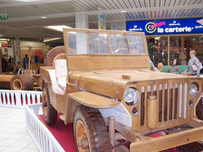 wooden_jeep_france1-650x488.jpg