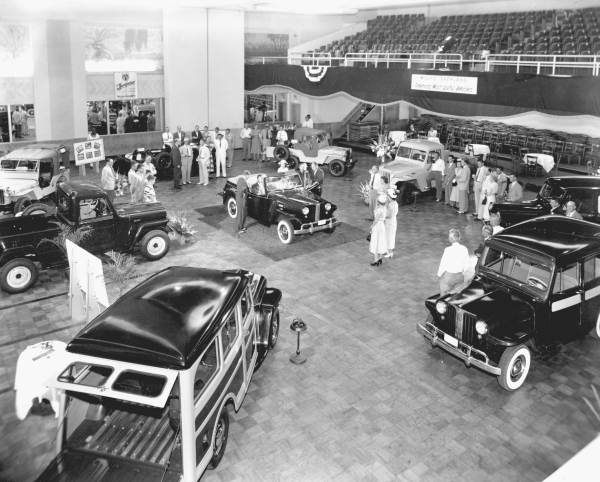 1948-showroom-jeepfamily-floridamemories