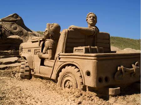Sand-sculpture-Jeep