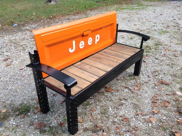 jeep-tailgate-bench-laconia-in