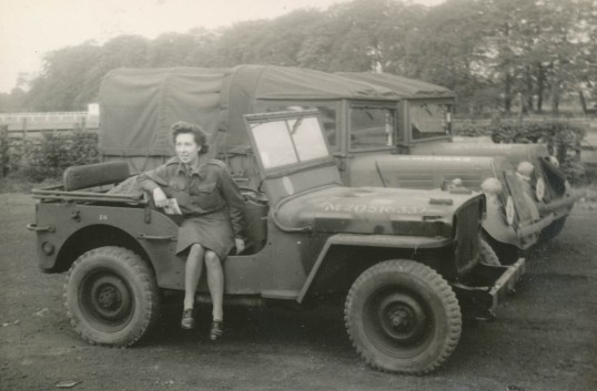 1945-joan-rogers-drives-jeep-memoryproject