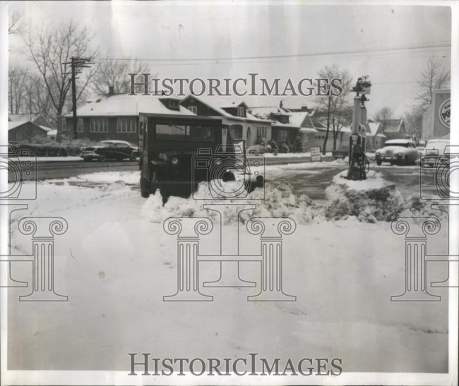 1956-02-clearing-snow-austin1