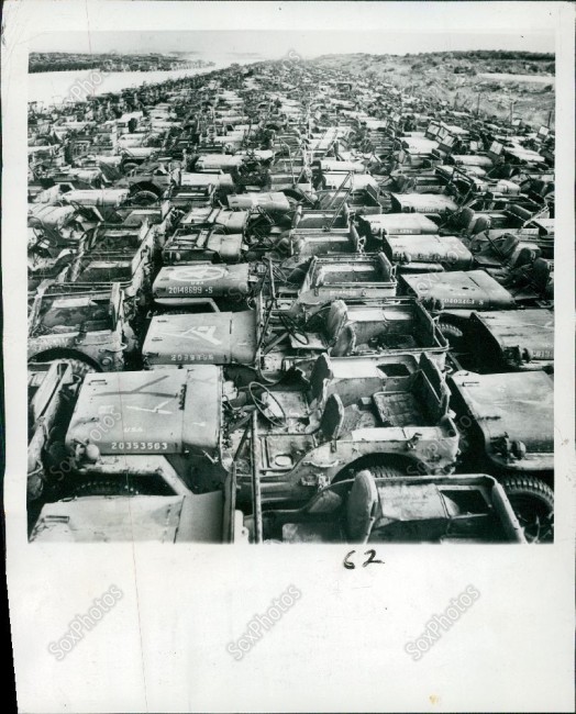 1950-03-24-junkyard-jeeps-okinawa1