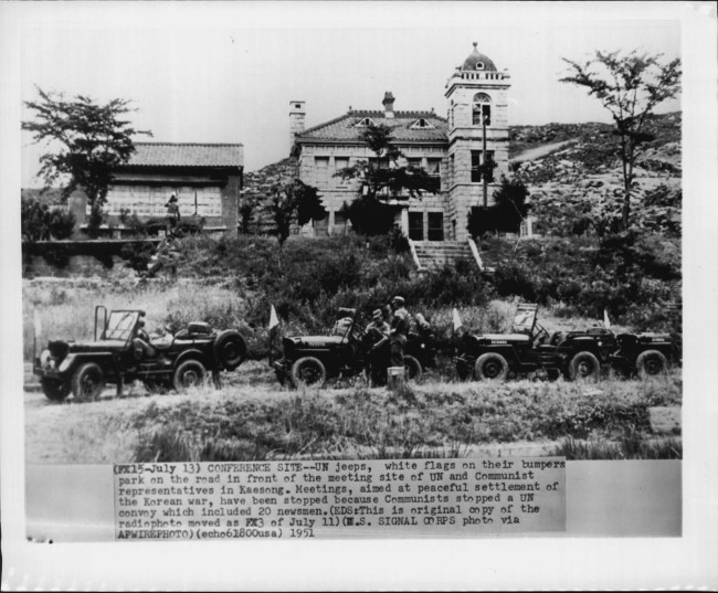 1951-07-11-un-jeeps-kaesong