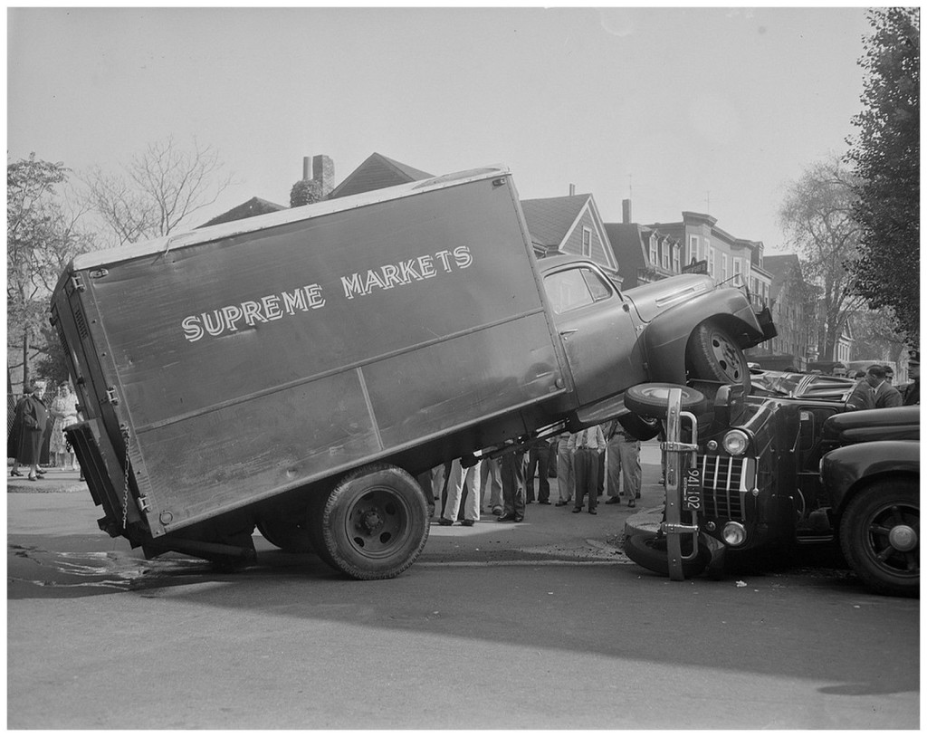 1951-wagon-truck-accident
