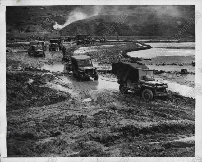 1951-korean-war-jeeps-mud1