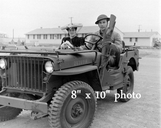 rosalind-russell-in-jeep