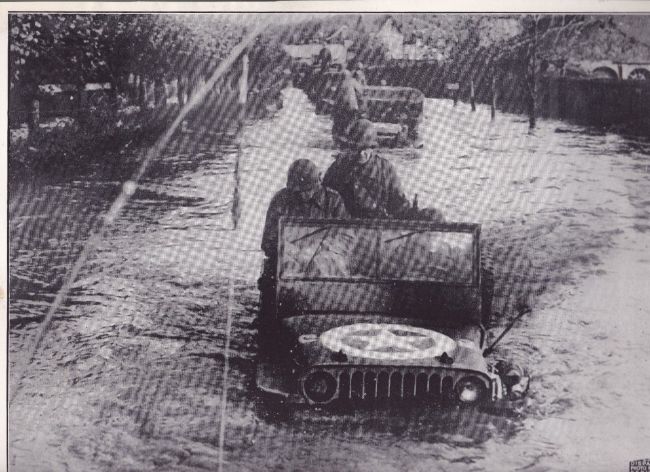 1944-jeep-in-flood-moselle-river1