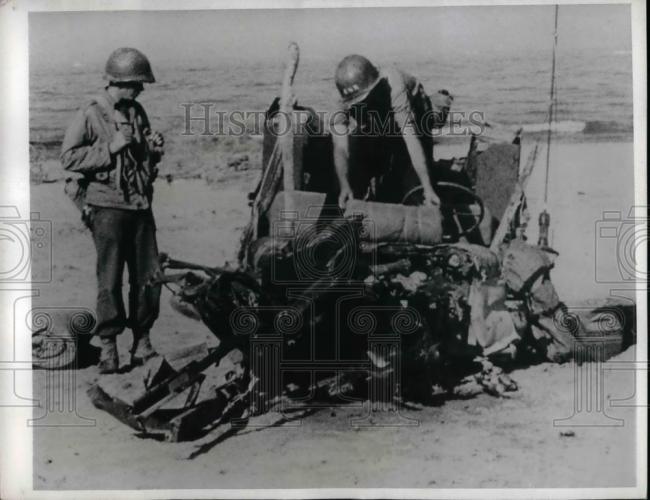 1943-09-30-jeep-destroyed1
