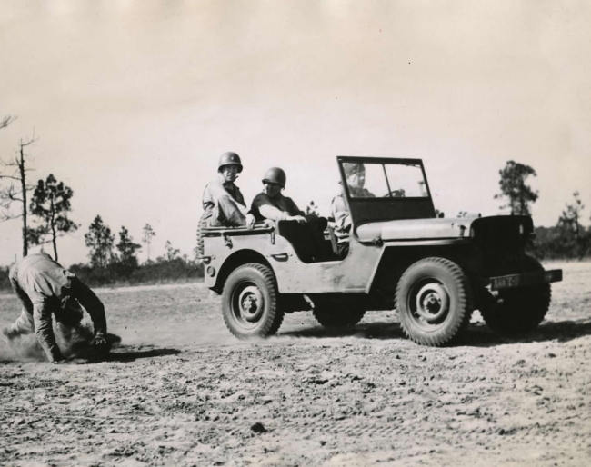 1944-03-06-camp-davis-jump-from-jeep-1
