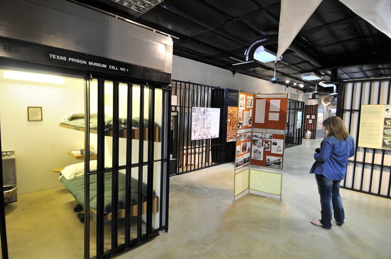 2015-05-12-huntsville-prison-museum0