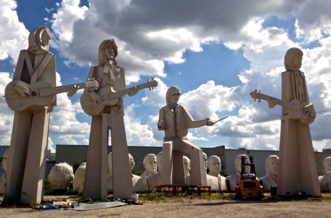 houston-beatles-statues-houston-president-heads-adickes-sculpturworx-studio-700x462