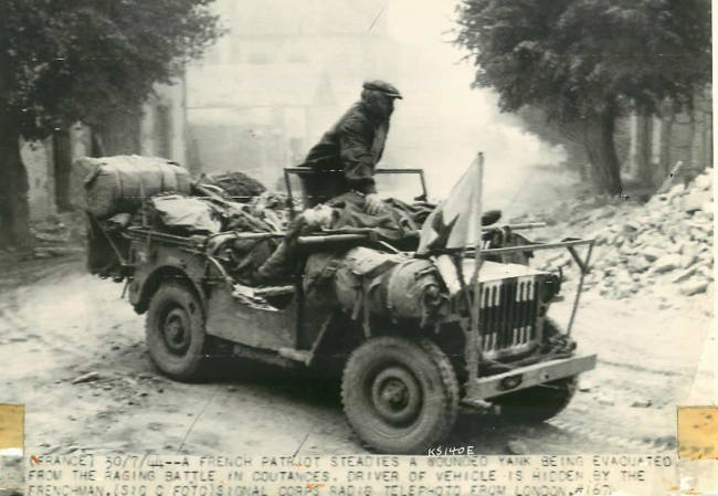 1944-09-06-france-wounded-soldiers