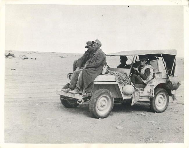 1942-11-27-german-prisoners-jeep-africa1