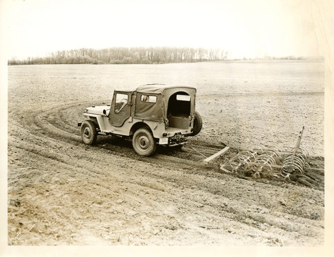 1945-07-willys-overland-press-kit-photo4-lores