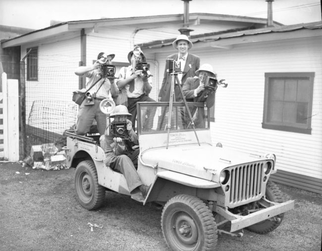 1946-photo of photographers-in-jeep-indianpolis-speedway2
