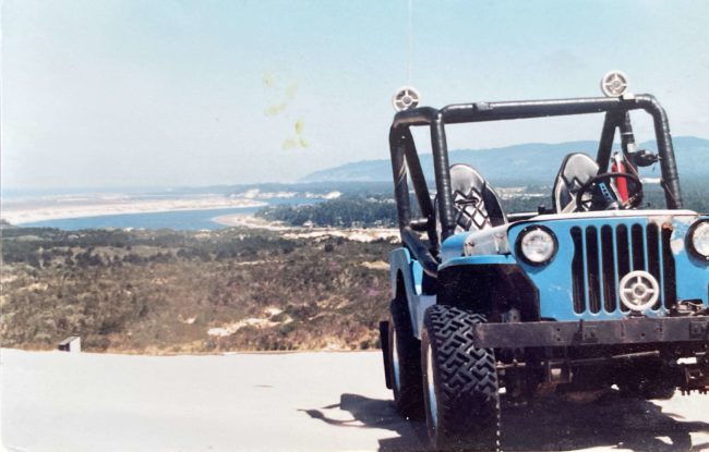 1985-blue-jeep-sand-dunes-wwjc2