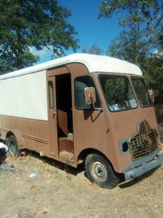 1947-package-delivery-van-medford-or1